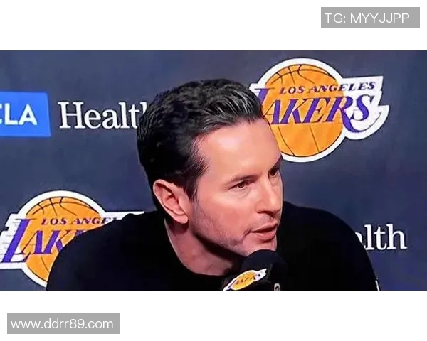 雷迪克承认湖人表现断断续续，称仍在摸索